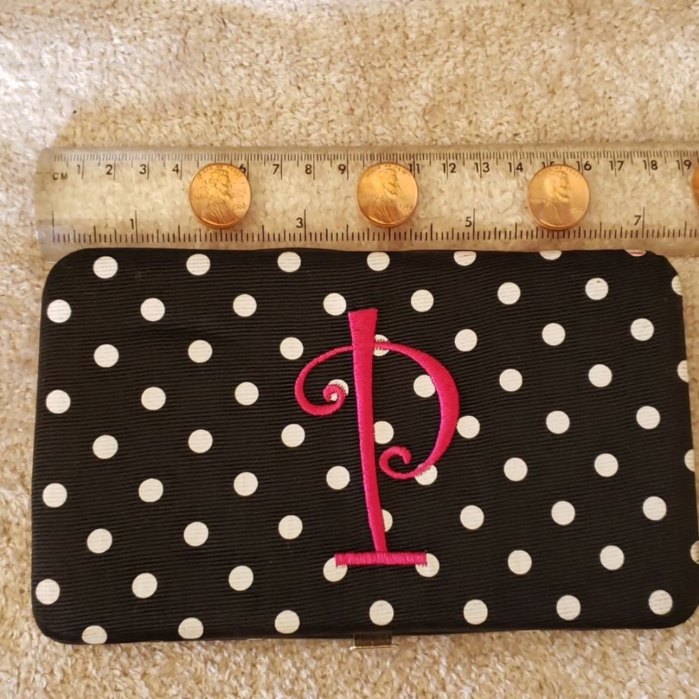 Ladies Hard Sides Clutch Wallet w/ Monogram "P"